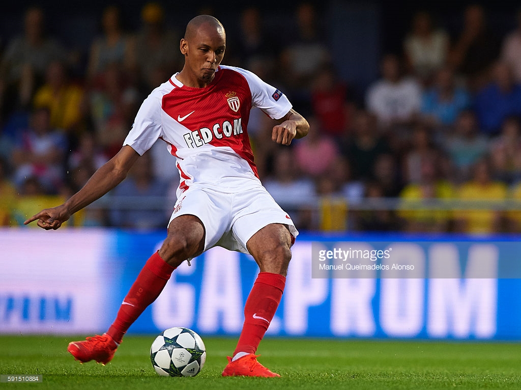 Mourinho Siap Jual Darmian Demi Fabinho
