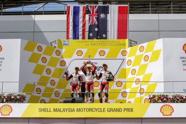 Bendera Merah Putih Berkibar di Sirkuit Sepang 