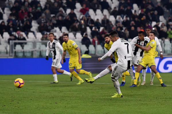 Gagal Tuntaskan Penalti Saat Jumpa Chievo, Ronaldo Samai Catatan Messi