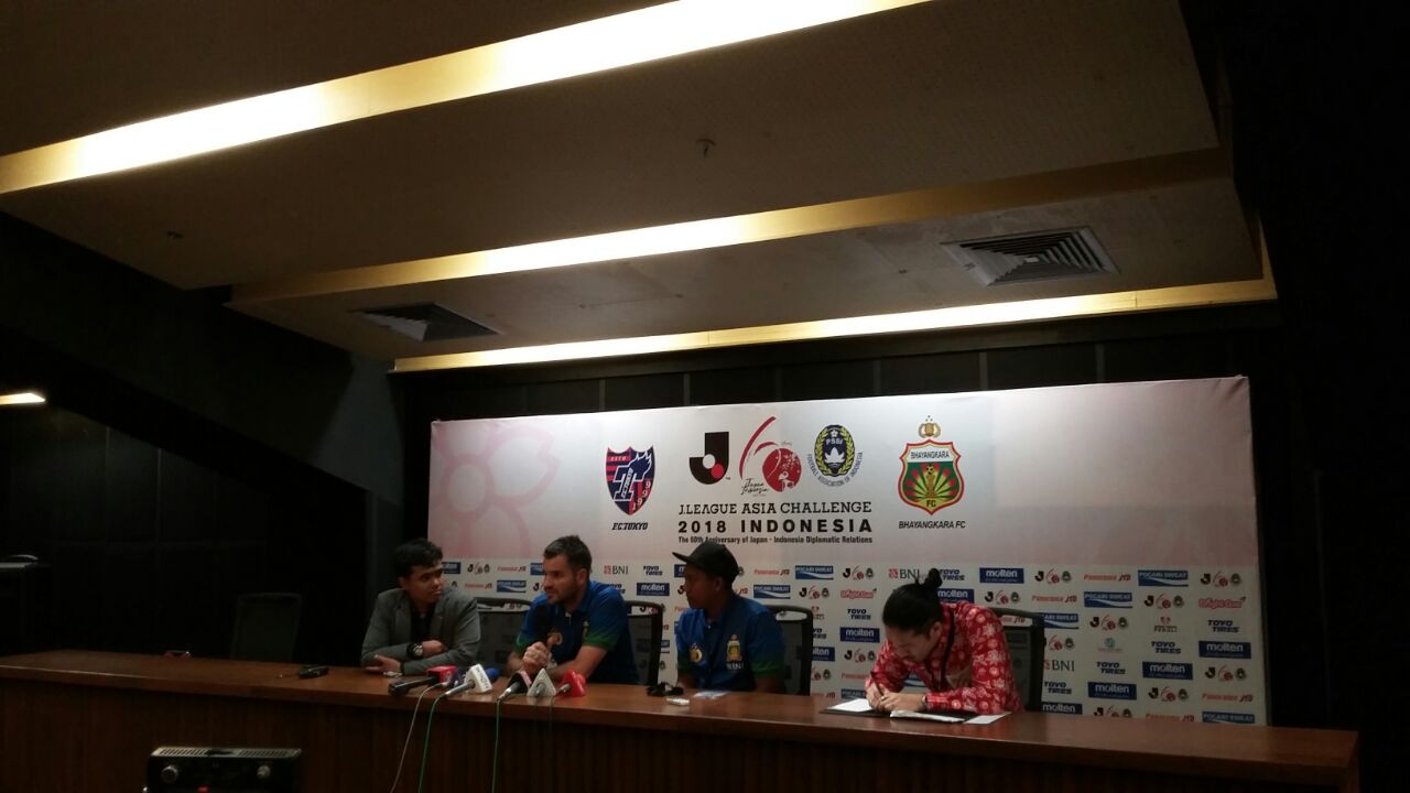 Ini yang Bikin Simon McMenemy Begitu Senang Meski Kalah dari FC Tokyo