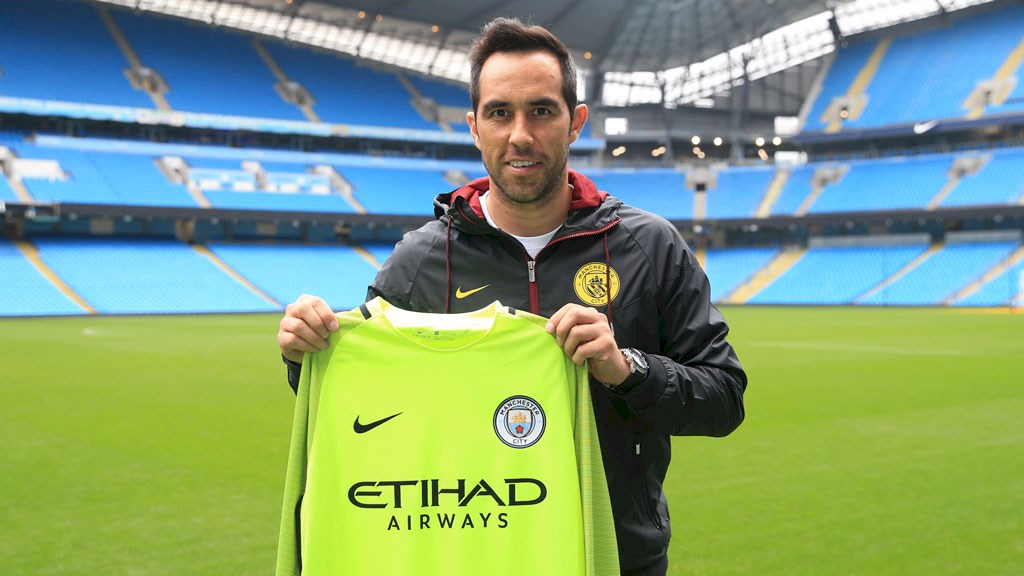 Manchester City Resmi Dapatkan Cladio Bravo
