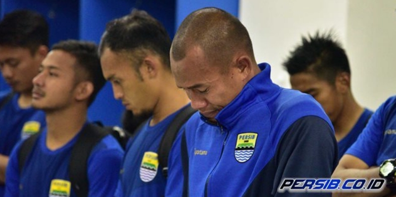 Air Mata Warnai Perpisahan Achmad Jufriyanto dengan Skuat Persib Bandung