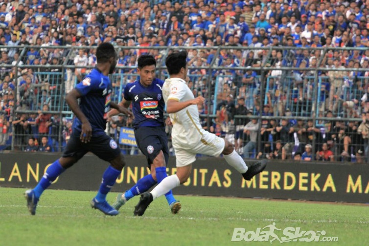 Hanif Sjahbandi Isyaratkan Bertahan di Arema FC