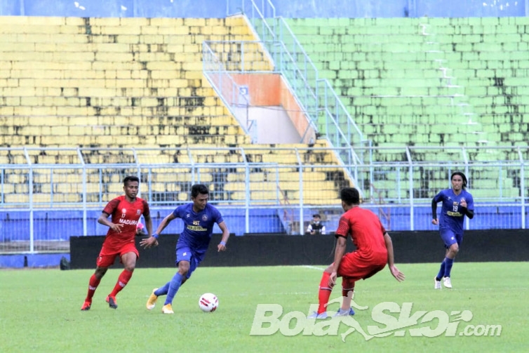 Arema FC Ditahan Imbang Madura United dalam Latih Tanding