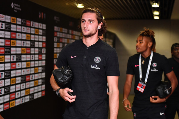 Barcelona Minta Adrien Rabiot Turunkan Permintaan Gaji