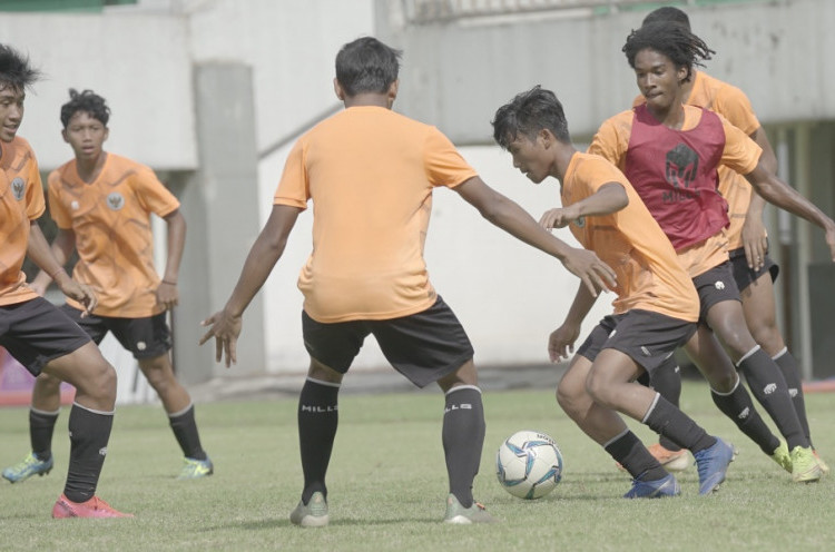 Timnas Indonesia U-16 Latihan Tendangan Bebas dan Penalti