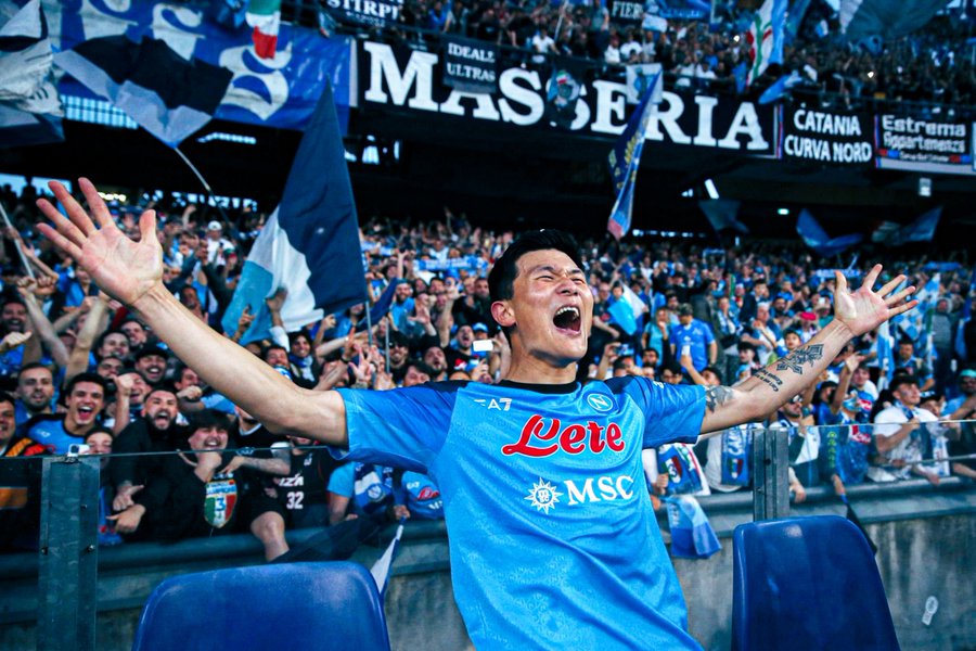 Kim Min-Jae Beri Lampu Hijau, Manchester United Ajukan Tawaran kepada Napoli