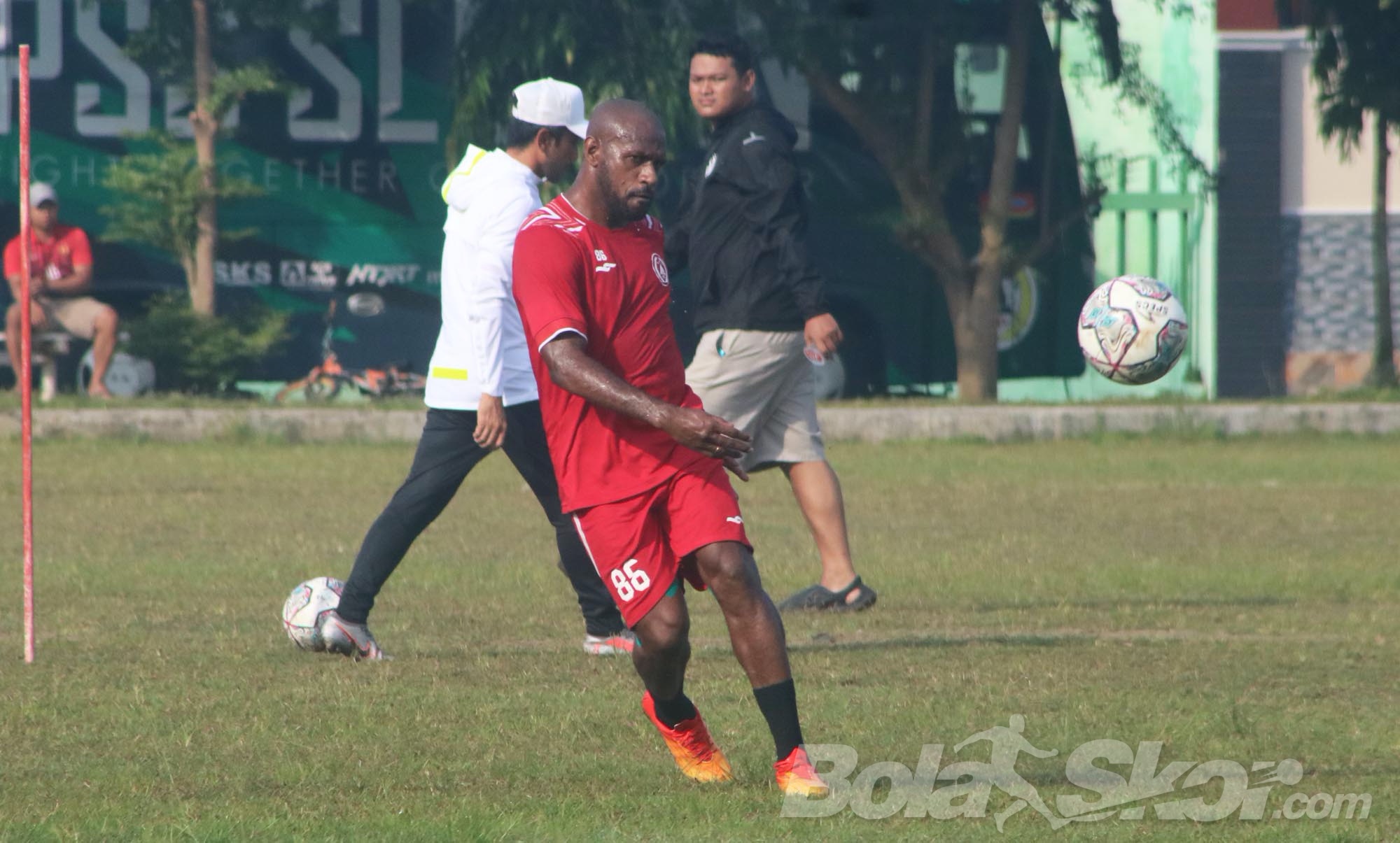 Hamstring Sempat Bermasalah, Boaz Solossa Berpotensi Turun saat PSS Sleman Vs Persita