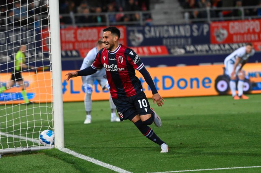 Cetak Gol Krusial dalam Perburuan Scudetto, Striker Bologna Minta Direkrut Milan
