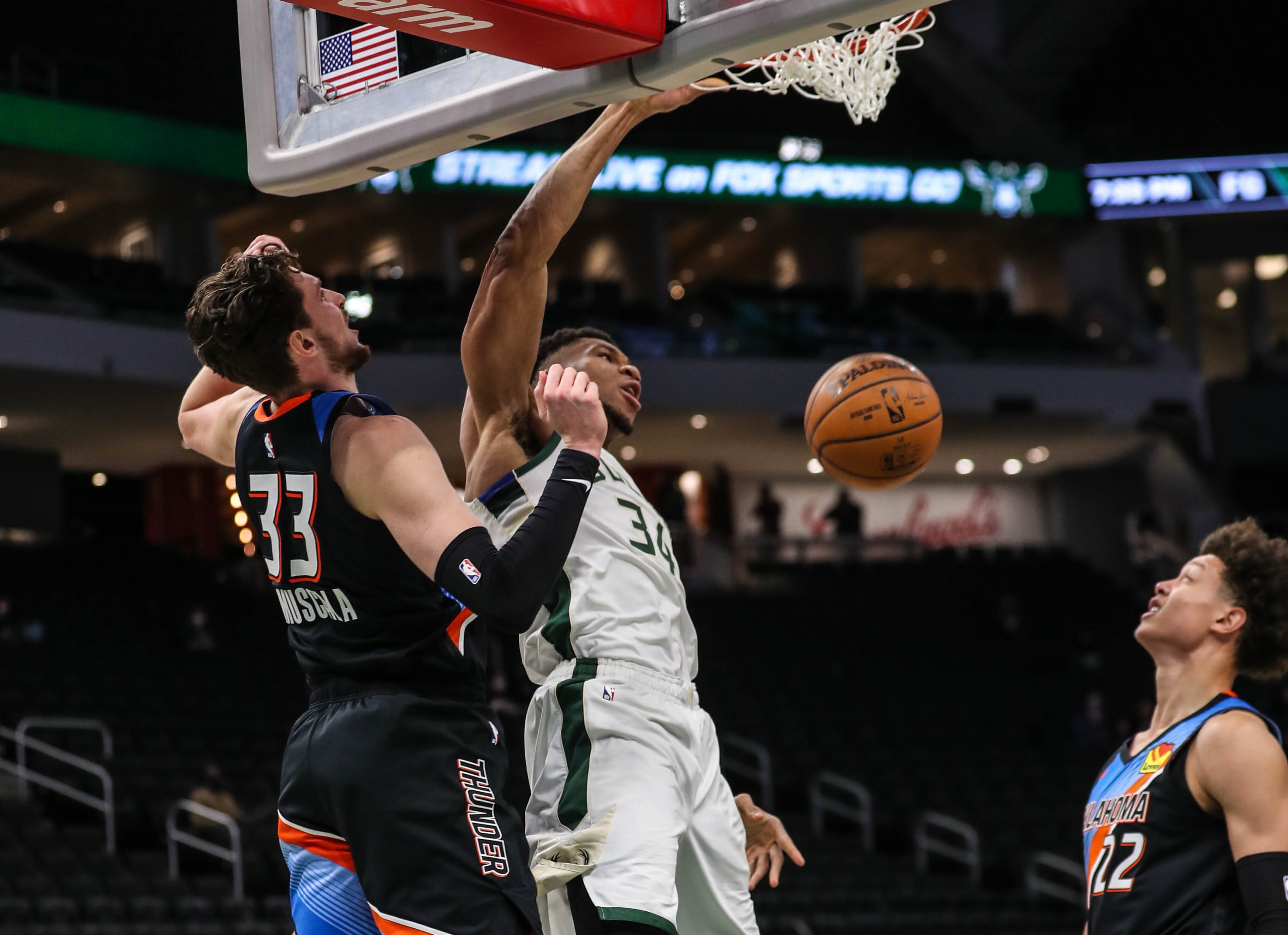 Hasil NBA: Giannis Double Double, Bucks Kembali Menang