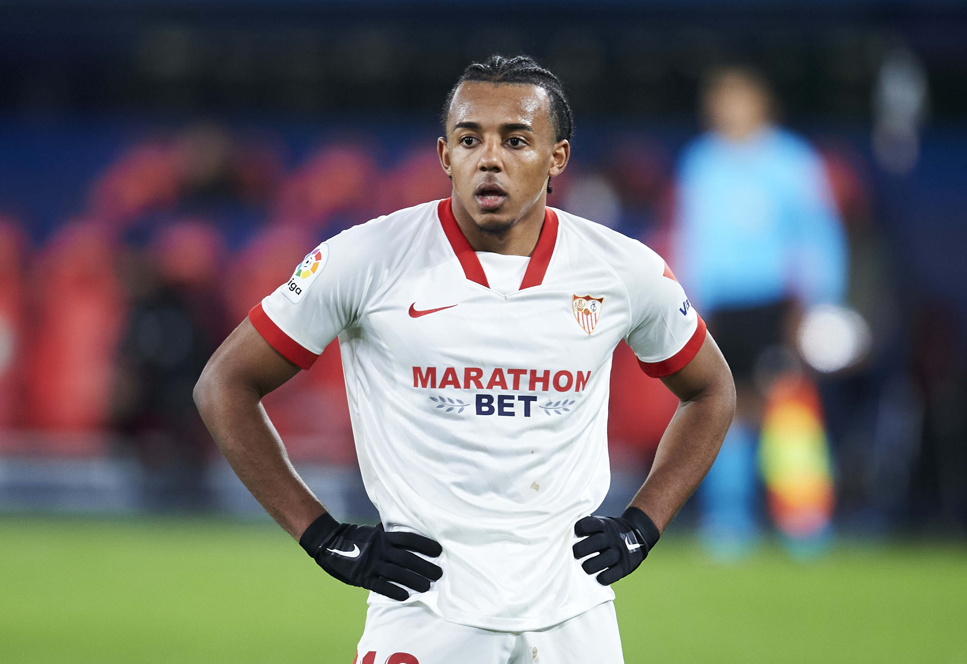 Misi Pencarian Bek Manchester United Dimulai, Jules Kounde Terdepan