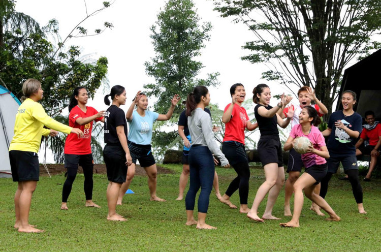 Tim Ganda Putri Indonesia Bentuk Kekompakan di Sukabumi