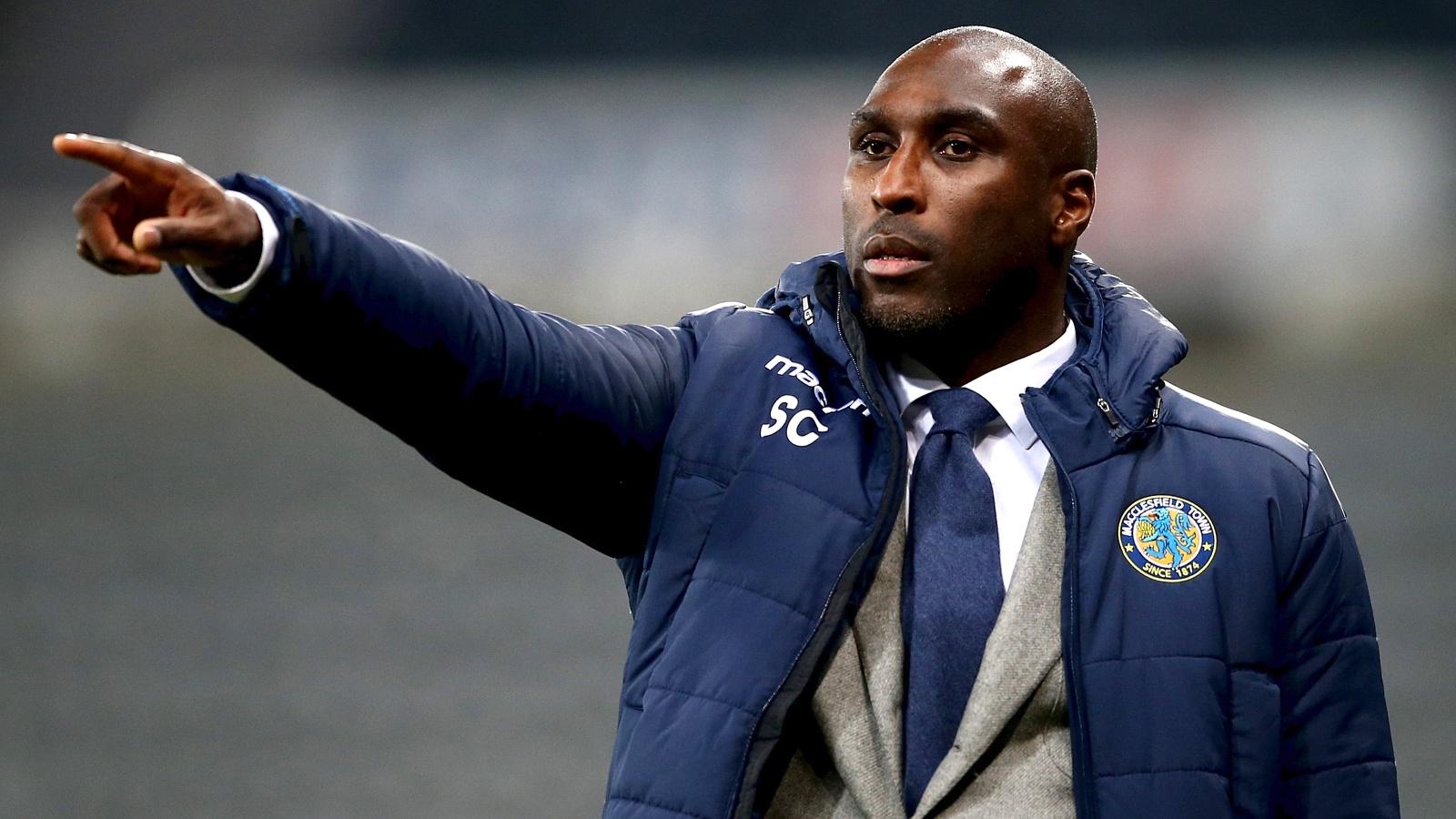 Sol Campbell Gatal Ingin Benahi Pertahanan Arsenal