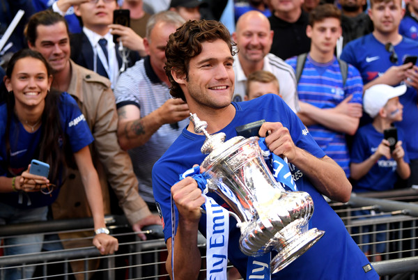 Marcos Alonso Ungkap Perbedaan Maurizio Sarri dan Antonio Conte