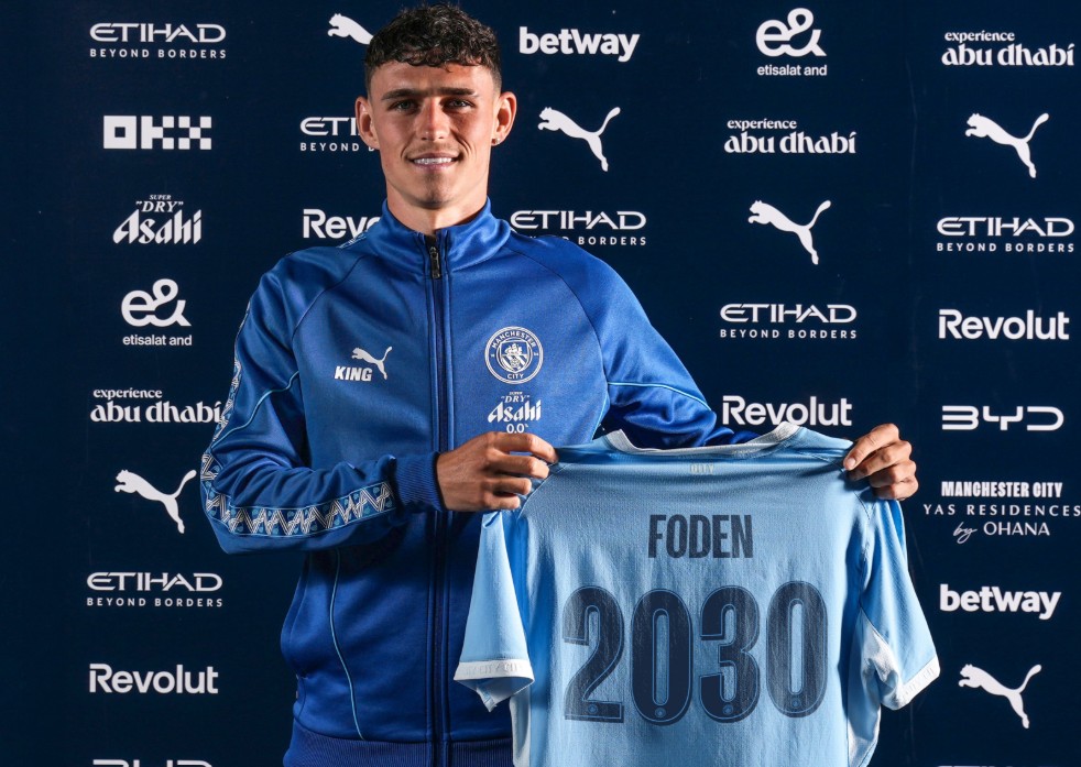 Resmi Perpanjang Kontrak, Phil Foden Antusias Sambut Era Enzo Maresca di Man City