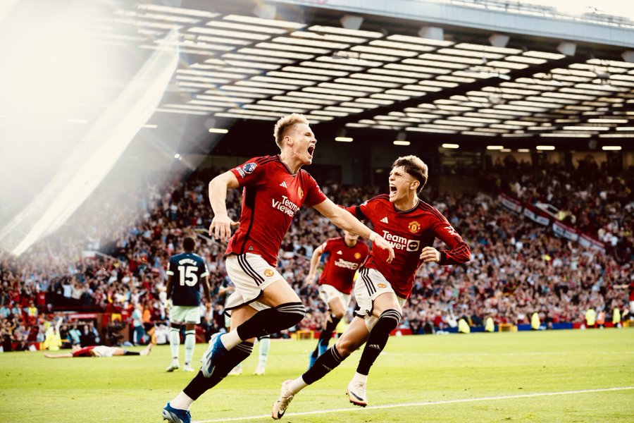 Manchester United 2-1 Brentford: Dua Gol Scott McTominay di Masa Injury Time Menangkan Setan Merah