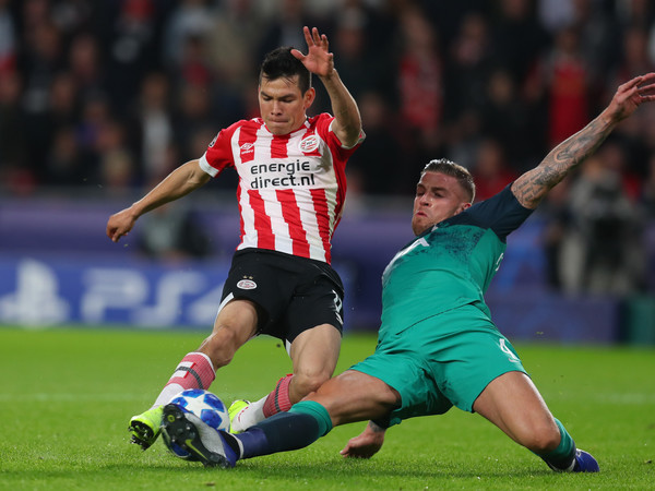 Manchester United Cari Jalan Pintas untuk Dapatkan Hirving Lozano