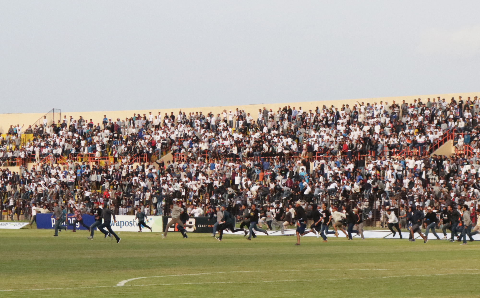 Piala Indonesia 2018: Suporter Serbu Lapangan, PSIM Jogja Lawan PS TIRA Hanya 80 Menit