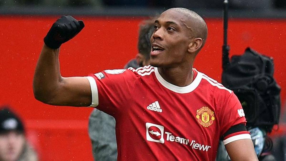 Man United Izinkan Sevilla Pinjam Martial