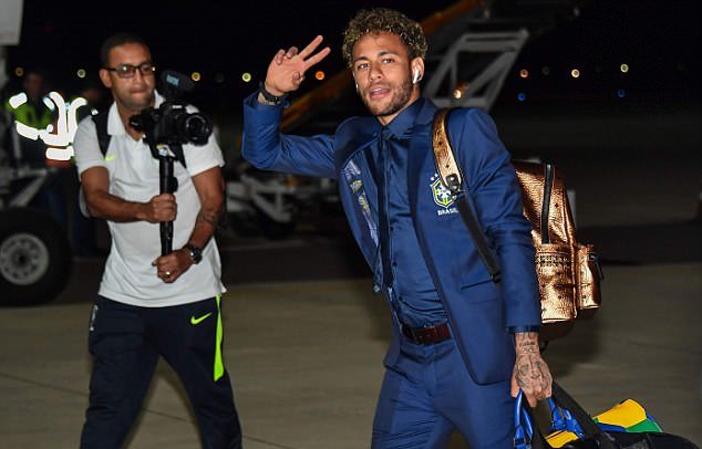 Piala Dunia 2018: Neymar Gunakan Tas Rp 13 Miliar, Paul Pogba Percaya Diri dengan Tas Bergambar Wajahnya