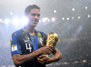 Cavani Jagokan Varane Menangi Ballon d'Or daripada Modric