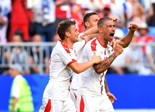 Gubernur Samara Hadiahkan Aleksandar Kolarov Mobil Buatan Rusia untuk Tepati Janji