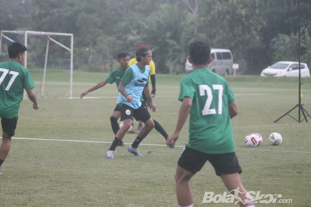 Pelatih PSS Sleman Eduardo Perez Tak Masalah Irfan Bachdim Belum Ikut Latihan