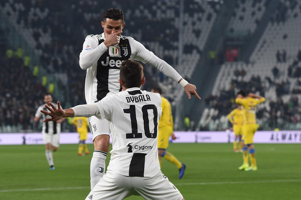 Cristiano Ronaldo dan Paulo Dybala
