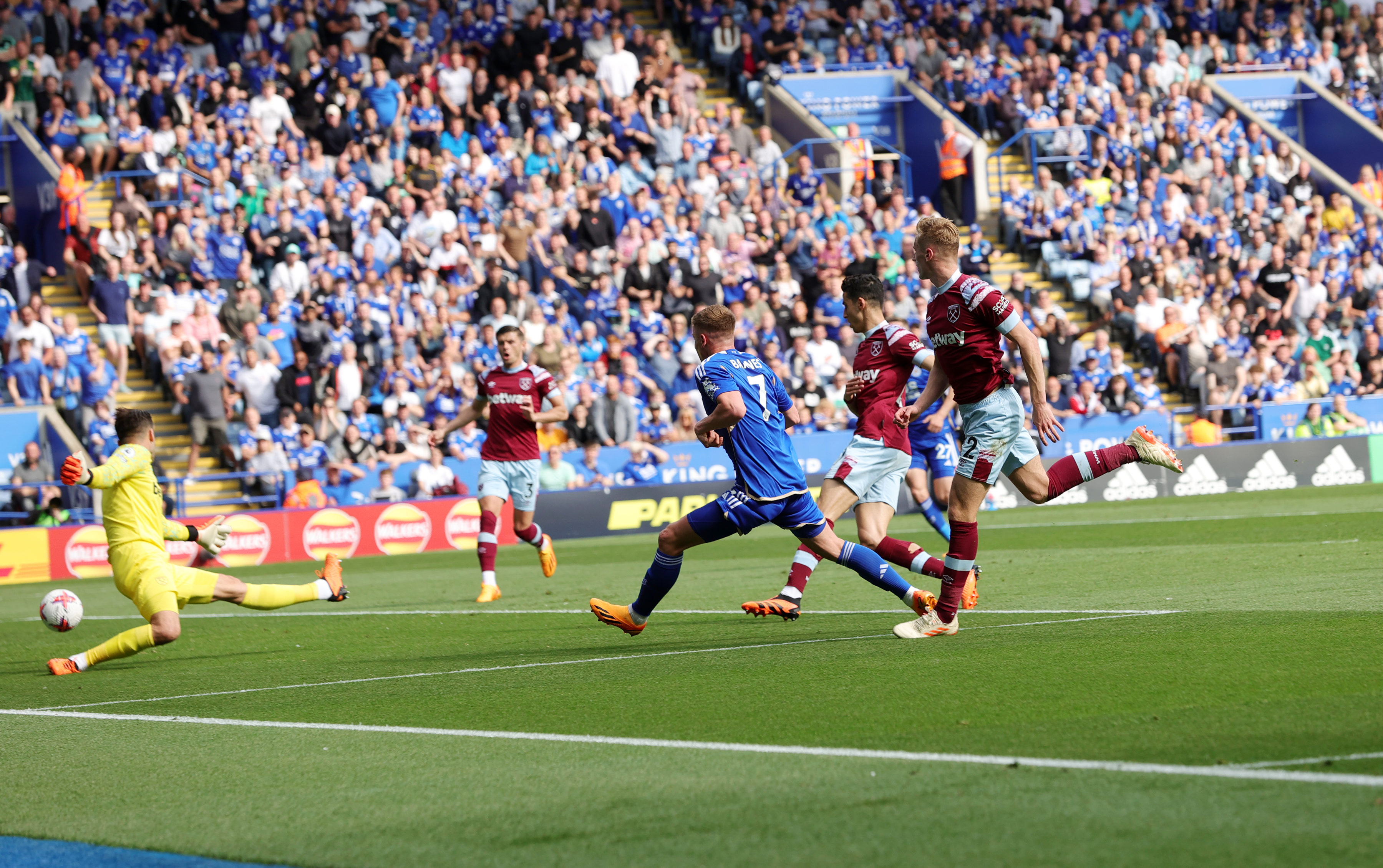 Hasil Pertandingan dan Klasemen Akhir Premier League: Leeds United dan Leicester Turun Kasta