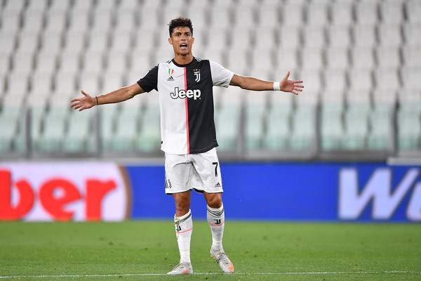 Virus Corona Bikin Cristiano Ronaldo Gagal Gabung PSG