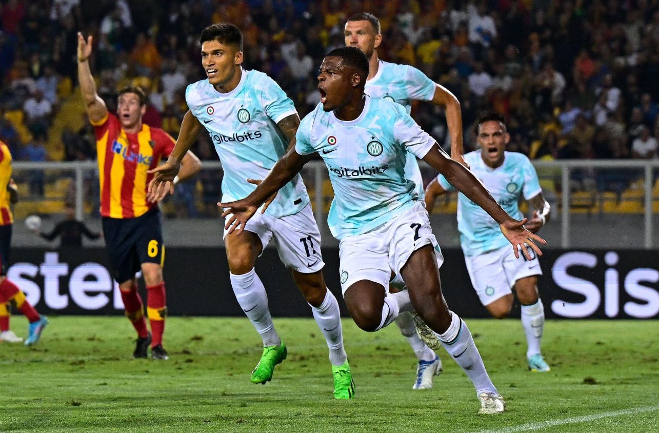 Penting untuk Scudetto, Inter Milan Seharusnya Pertahankan Denzel Dumfries