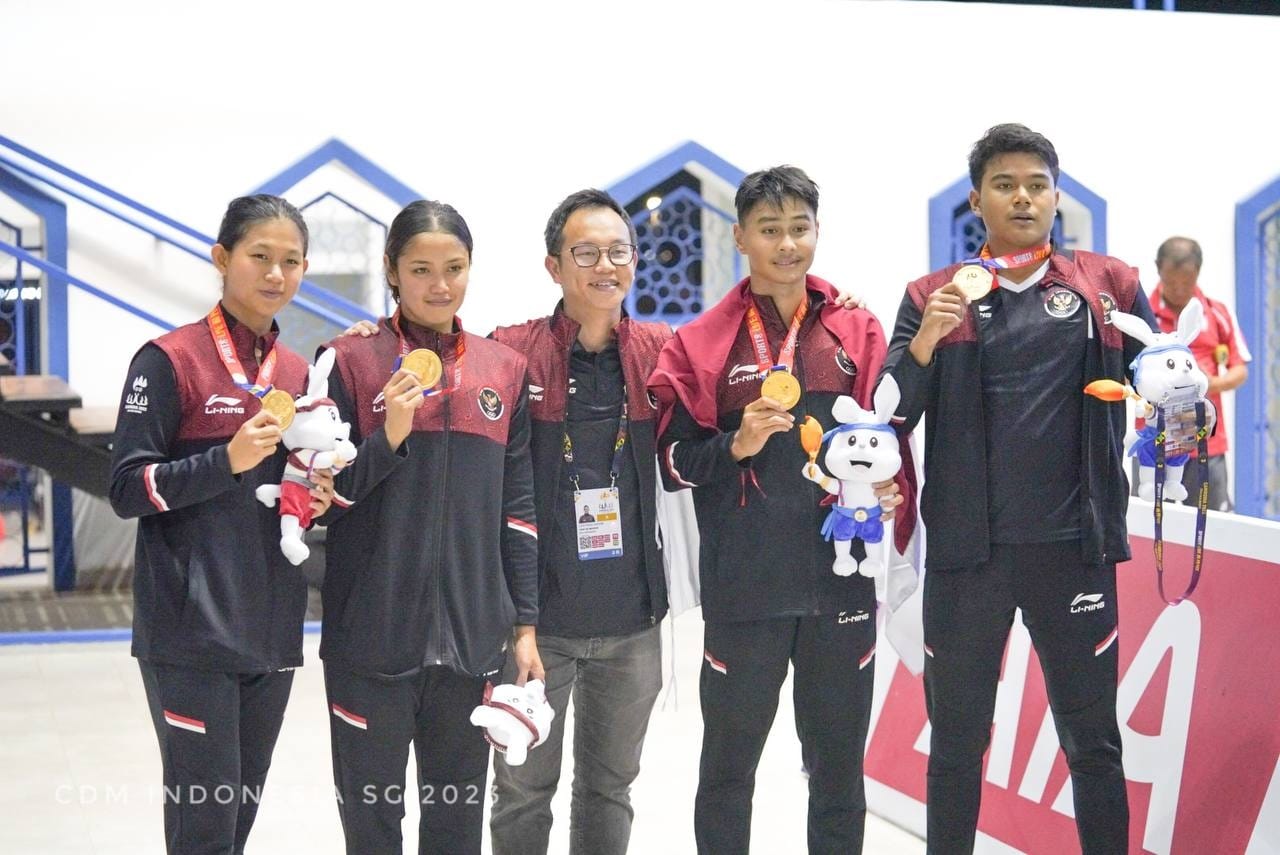 Finswimming Tutup Hari dengan Medali Emas Nomor 4x100 Meter Mixed Estafet