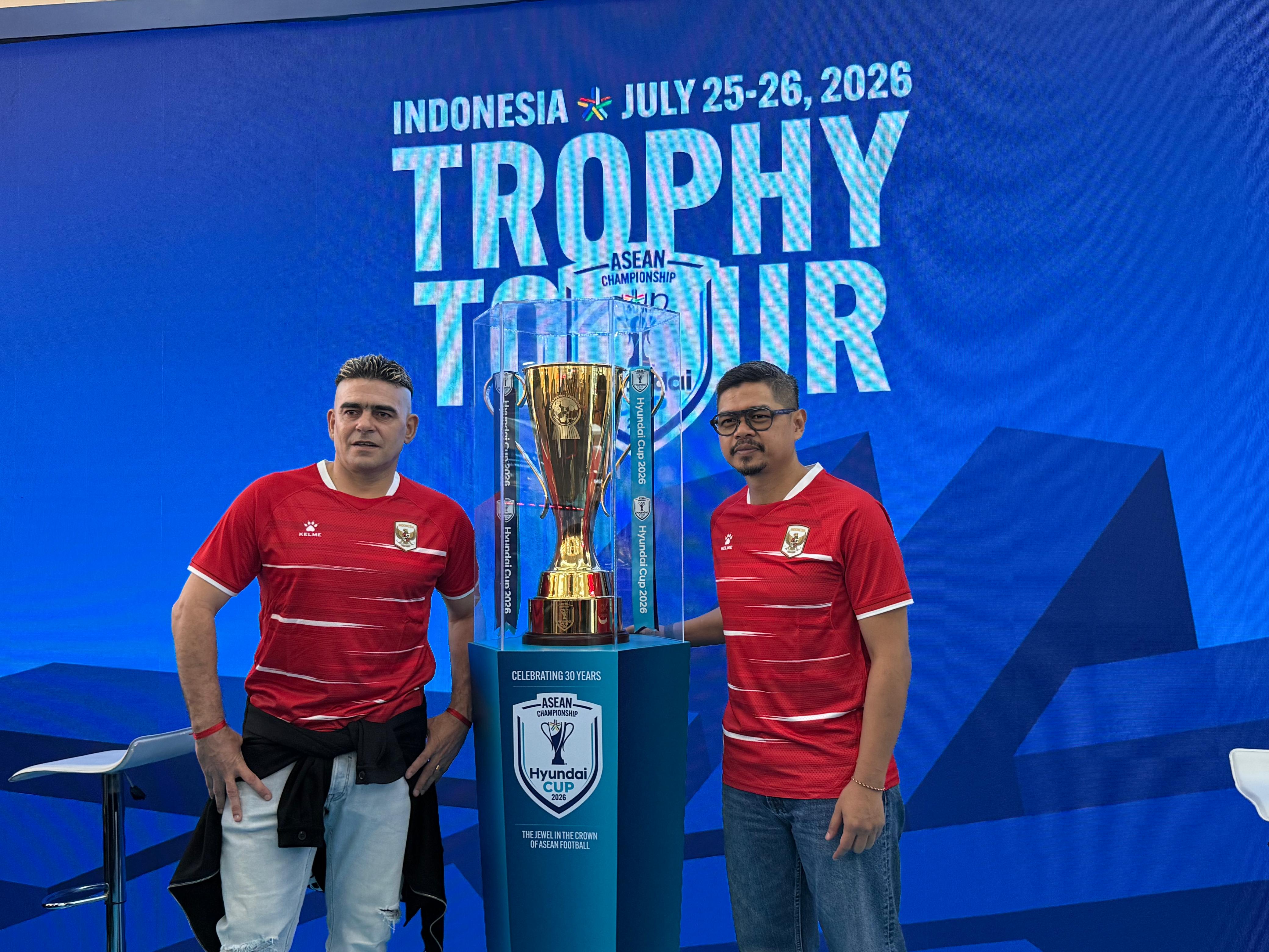 Trophy Tour ASEAN Hyundai Cup 2026 Sambangi Jakarta, Bepe dan Gonzales Yakin Timnas Indonesia Juara