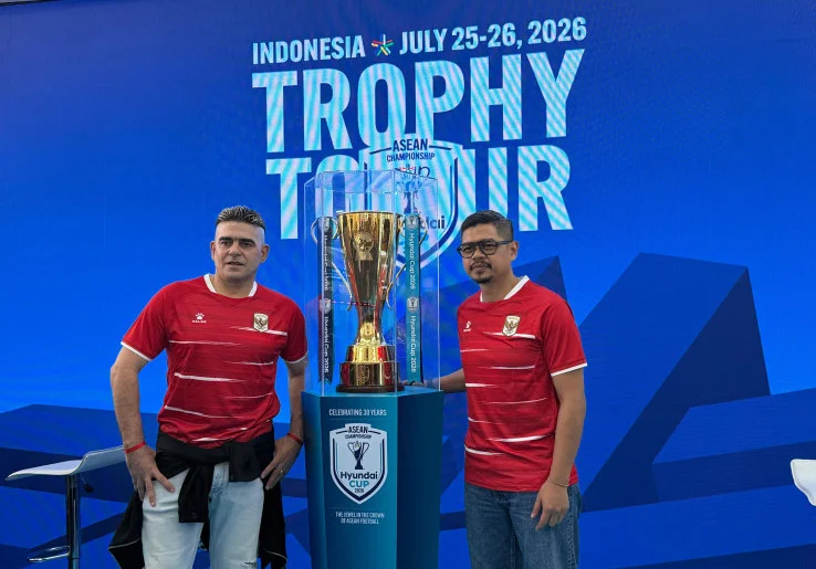 Trophy Tour ASEAN Hyundai Cup 2026 Sambangi Jakarta, Disambut 2 Legenda Timnas Indonesia