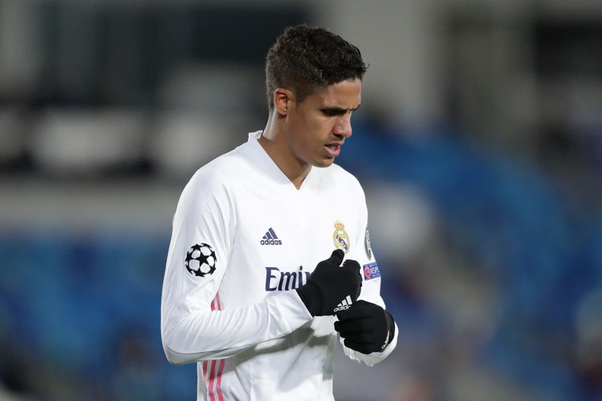 Rayu Raphael Varane, Manchester United Tawarkan Gaji Dua Kali Lipat