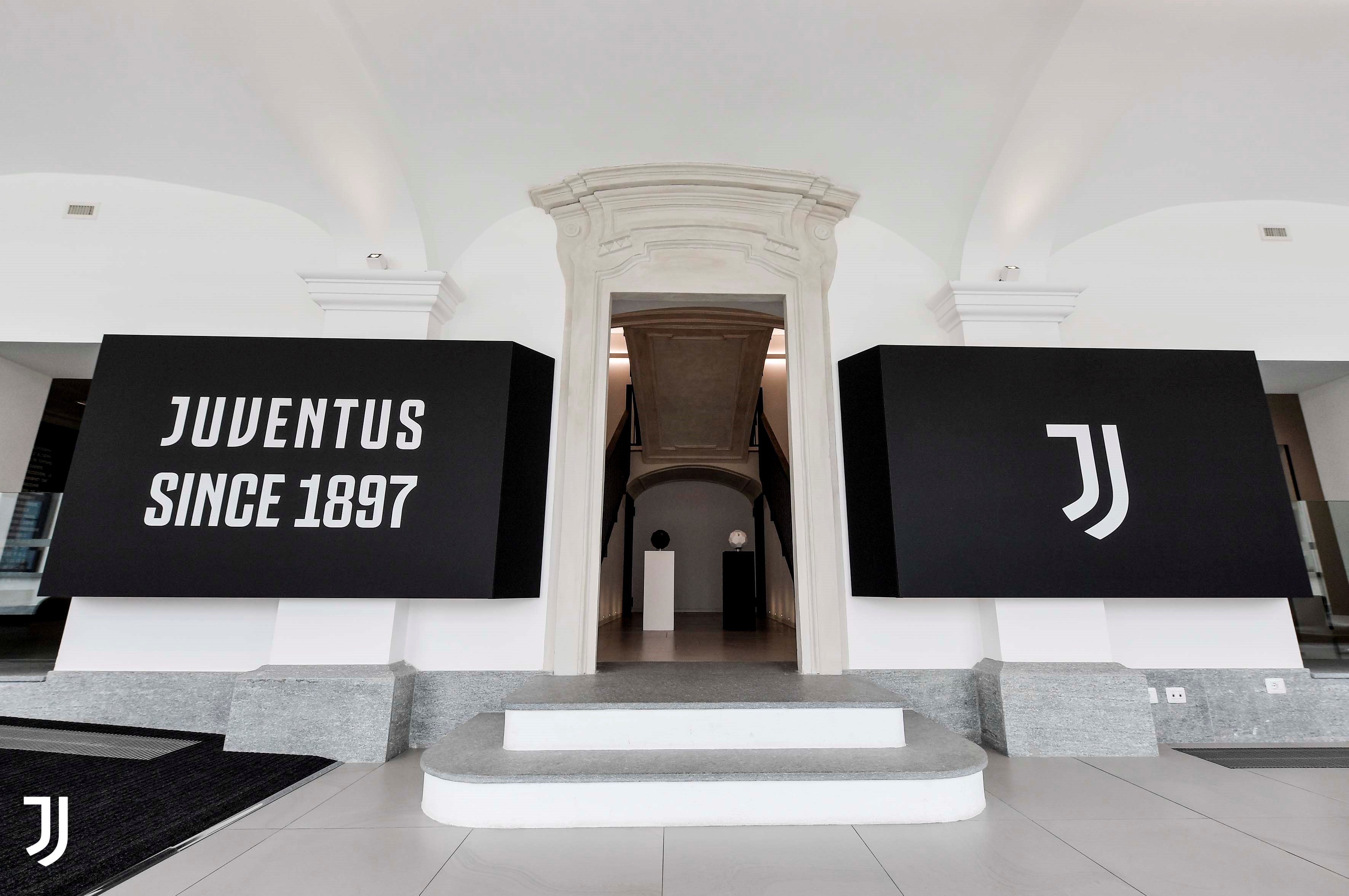 Akhirnya Angkat Bendera Putih, Juventus Minta Pemain Setujui Penundaan Gaji