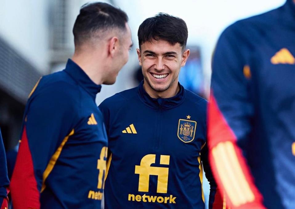 Arne Slot Bicara Kegagalan Transfer Martin Zubimendi ke Liverpool