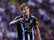 Cari Palang Pintu Baru, AC Milan Bidik Bek Muda Udinese