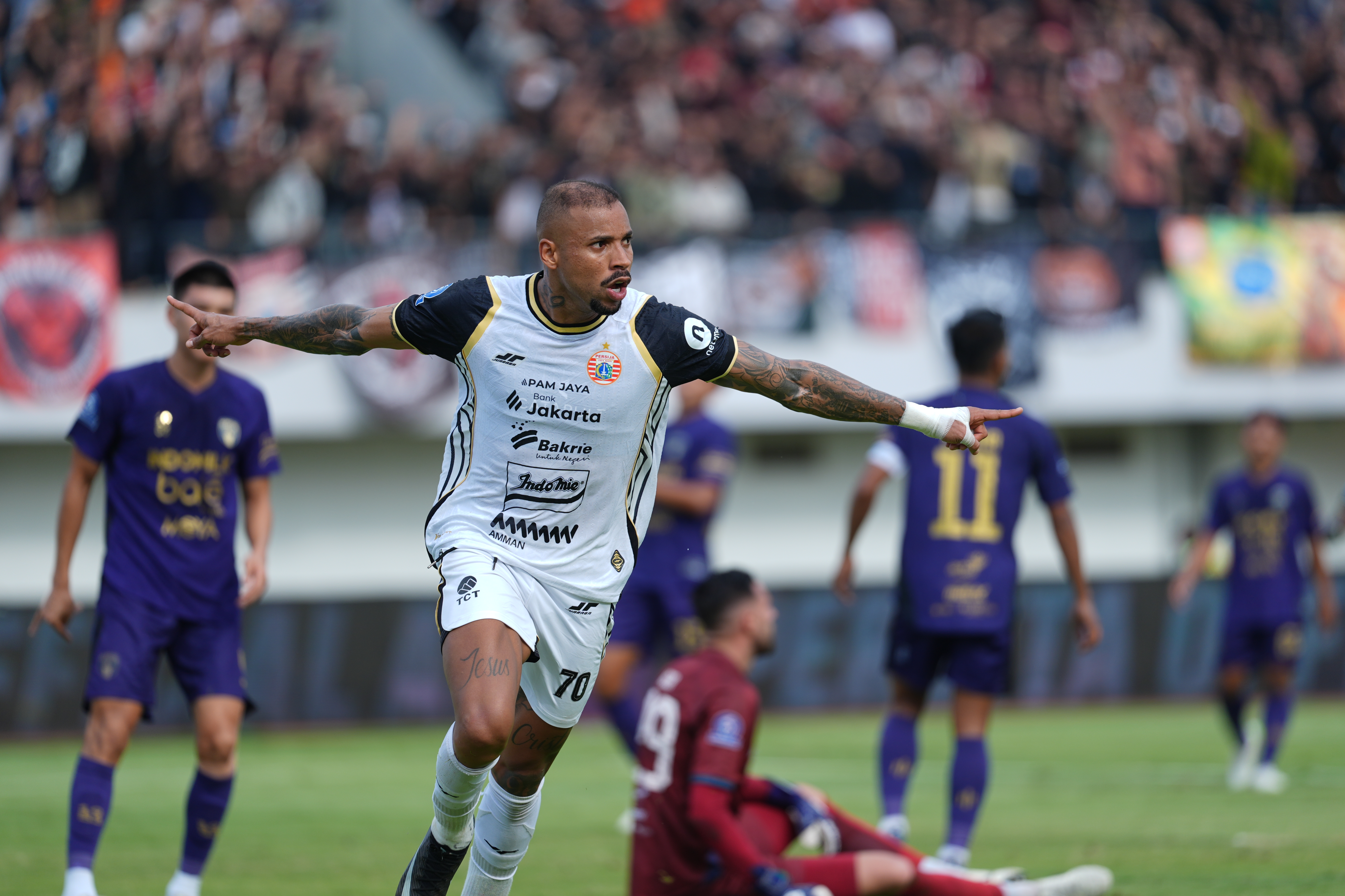 Hasil Super League 2025/2026: Shayne Pattynama Debut, Persija Tempel Persib Usai Bungkam Persita