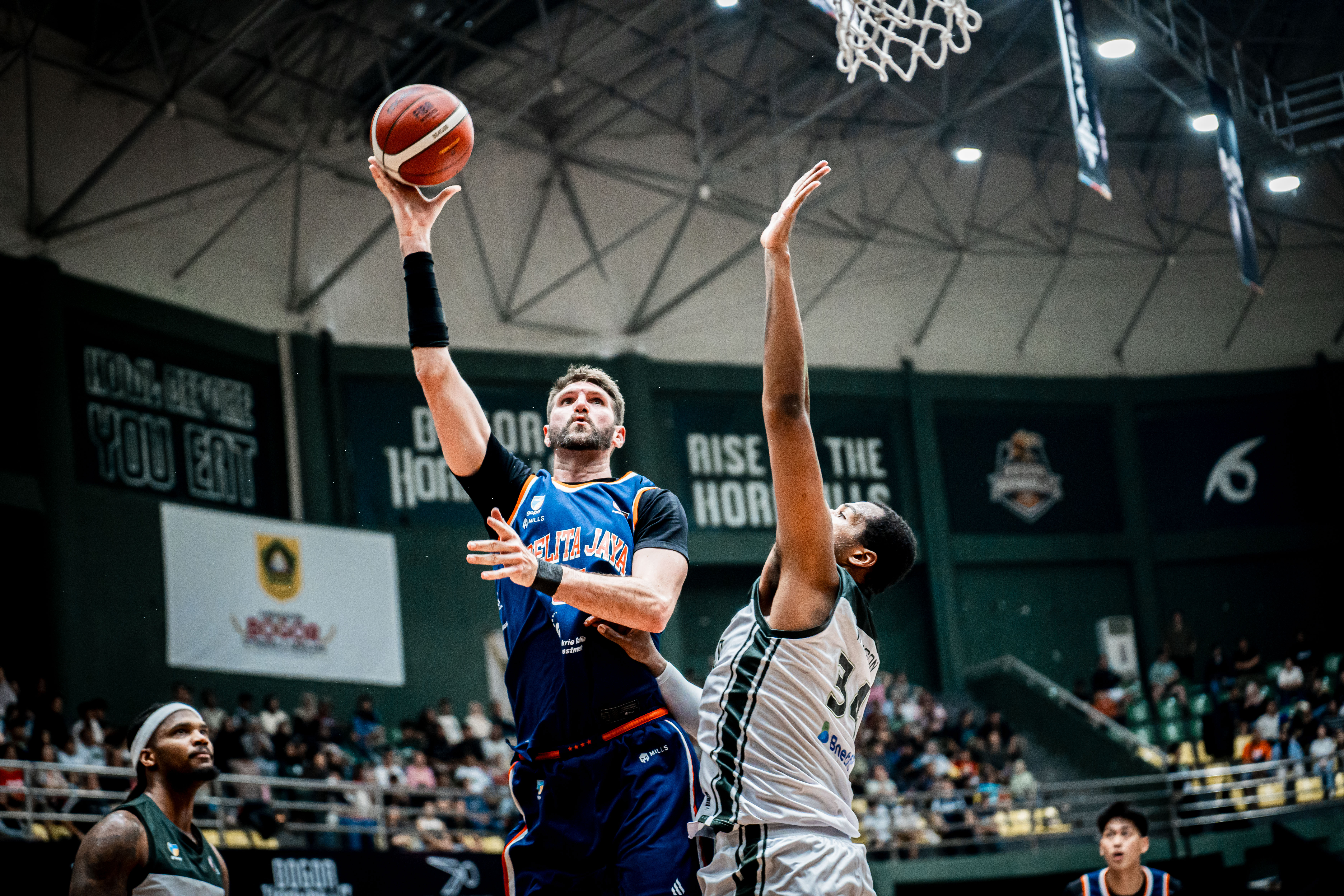 Center Pelita Jaya, Jeff Whitey. (IBL)