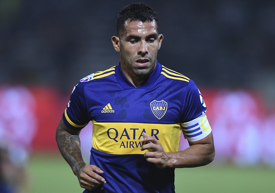 Carlos Tevez Resmi Gantung Sepatu