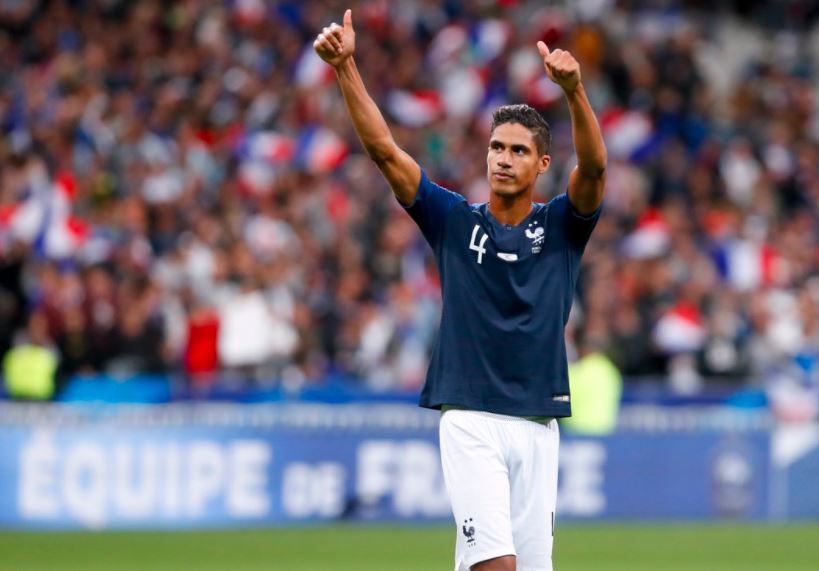 Setelah Jadon Sancho, Man United Kejar Raphael Varane