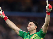 Emiliano Martinez Dibandingkan dengan Mantan Kiper Manchester United, Fabian Barthez