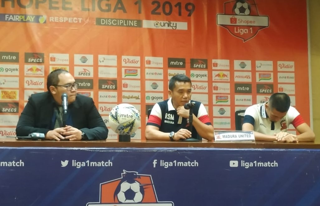 Dibantai Persija, Pelatih Madura United Sebut Wasit Thoriq Alkatiri Layak Dapat Rekor MURI