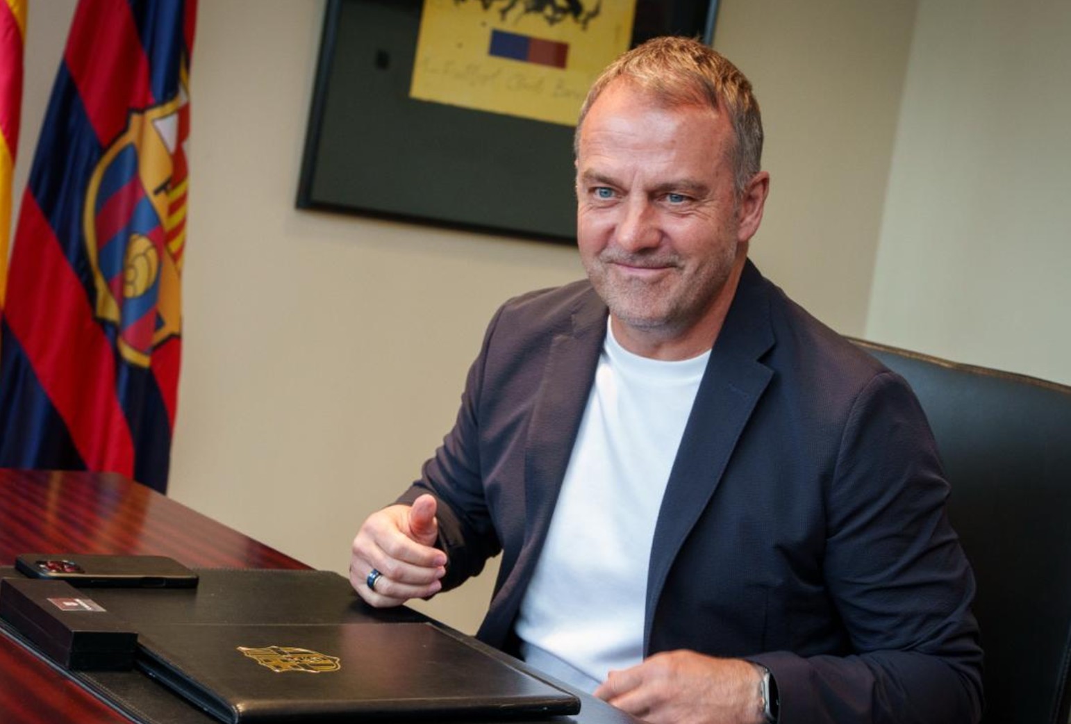 Hansi Flick Perpanjang Kontrak dengan Barcelona hingga 2028, Bidik Lebih Banyak Trofi