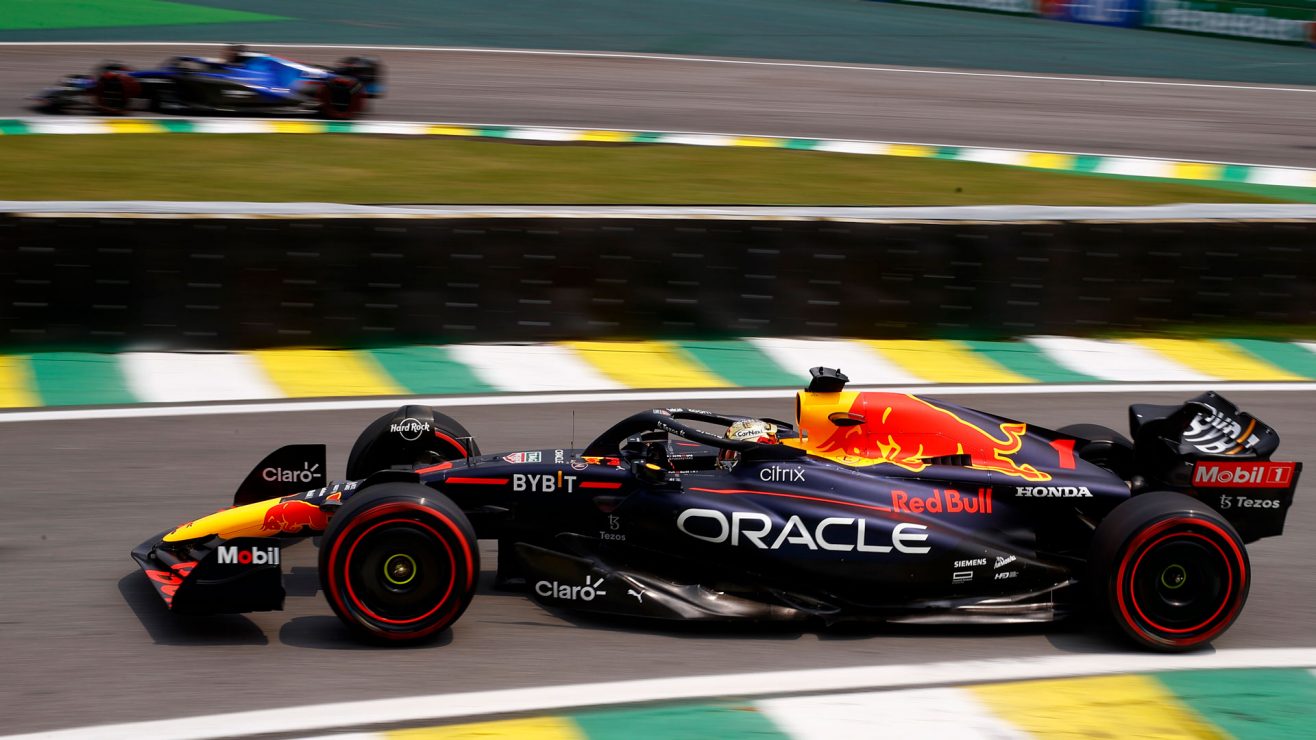 Mercedes Berhasil Buat Verstappen Takjub
