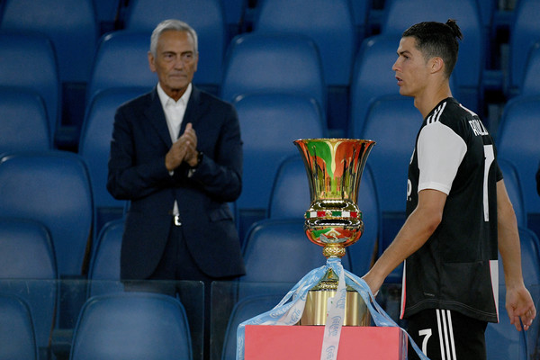 Tak Kerasan Bermain di Tengah, Cristiano Ronaldo Minta Ganti Posisi