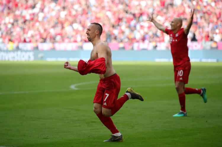 Kado Perpisahan Manis Bayern Munchen untuk Robben dan Ribery