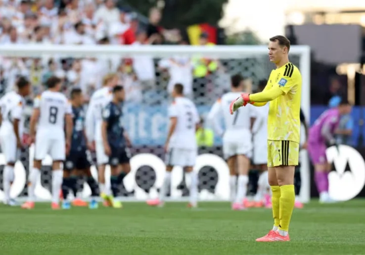 Manuel Neuer Pensiun (Lagi) dari Timnas Jerman