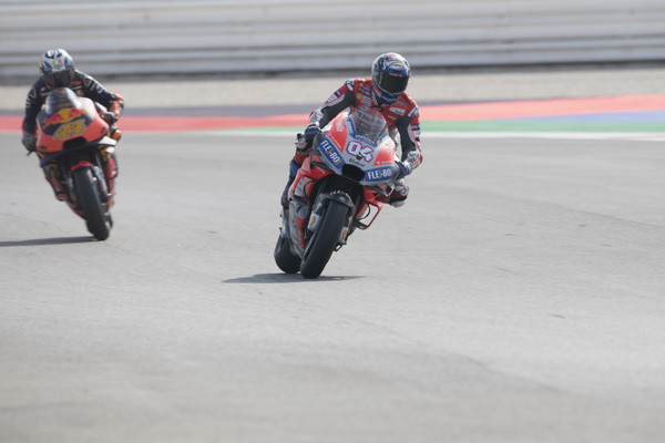 Andrea Dovizioso Akui Tak Mudah Kalahkan Marc Marquez
